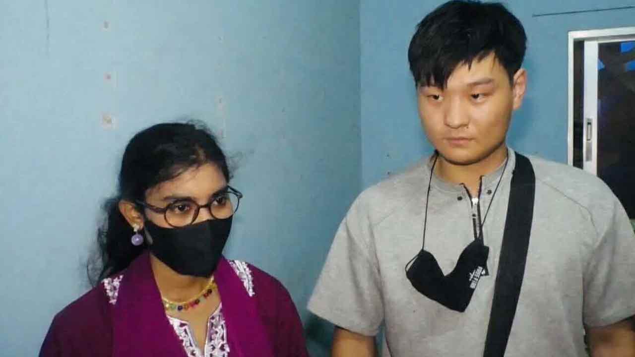 ফেসবুকে প্রেম, বিয়ে করতে কুষ্টিয়ায় এলেন চীনা যুবক